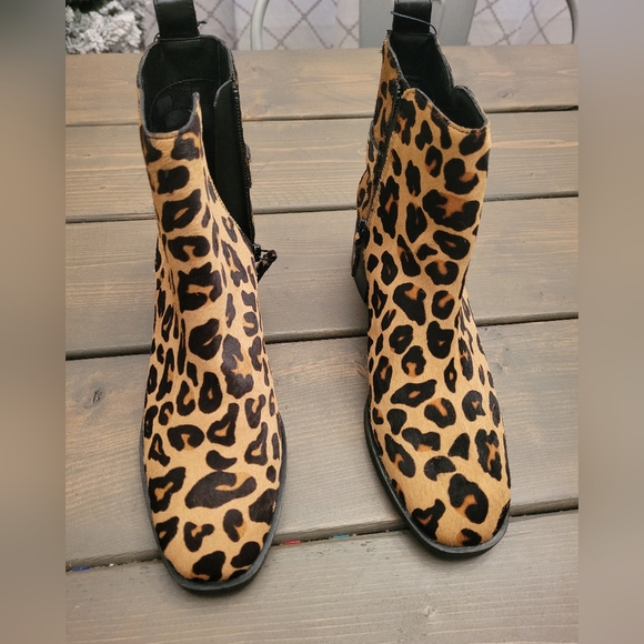 Cole Haan Harrington Cheetah print real calf fur size 7 1/2 booties - Picture 4 of 7